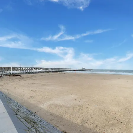 Seafront With Ocean, Cleaning Included Апартаменты Бланкенберге